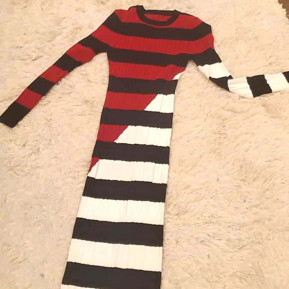 Dress - Picture 3 of 4